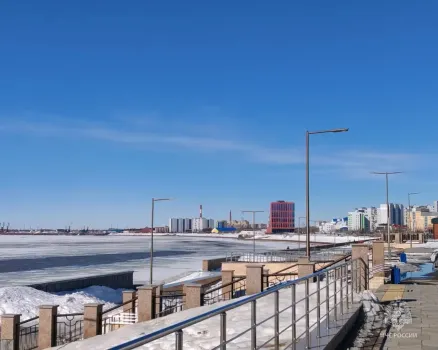 В Нижневартовске ищут мужчину, провалившегося под лед на Оби