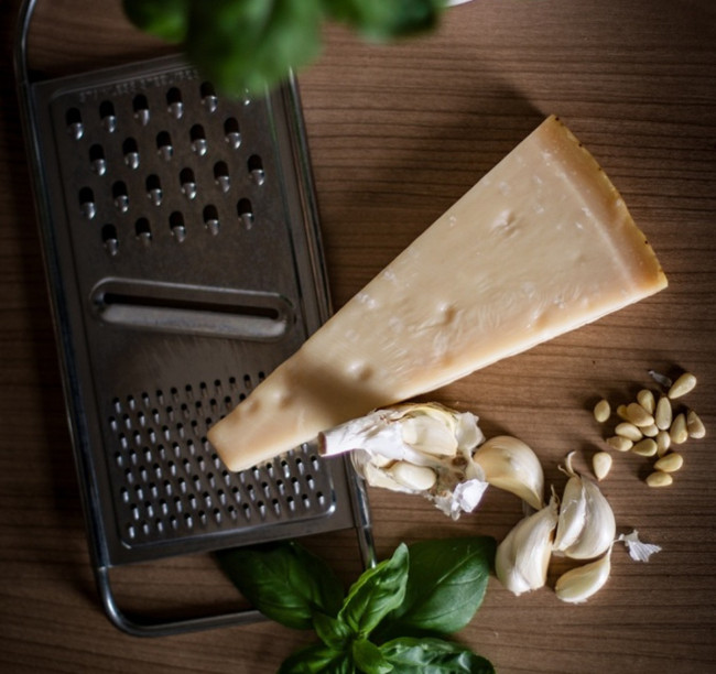 Беру банку фасоли и натираю сыр: этот салат готовлю каждый день — выстраивается длинная очередь за добавкой