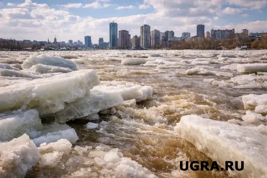 В Югре начнут взрывать лед на реке Обь
