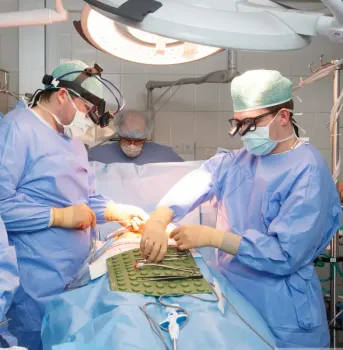 В Югре кардиохирурги спасли пациента с инфекцией сердца