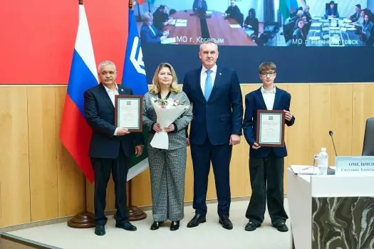 Губернатор Югры Руслан Кухарук наградил школьника за предотвращение угрозы в школе