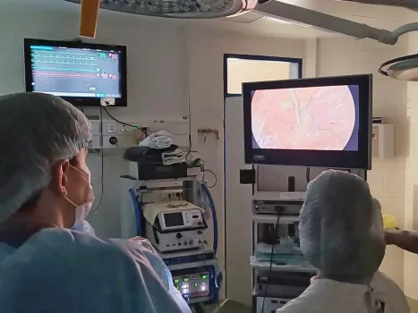 В ХМАО врачи провели уникальную одномоментную операцию 70-летнему пациенту