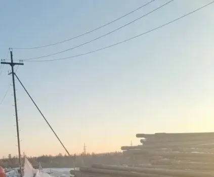 На месторождении в Югре погиб рабочий от удара током