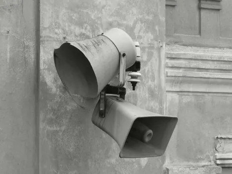 Жителям ХМАО объяснили, как действовать при угрозе атаки беспилотников