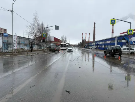 В Нижневартовске в ДТП с легковушками пострадали два человека