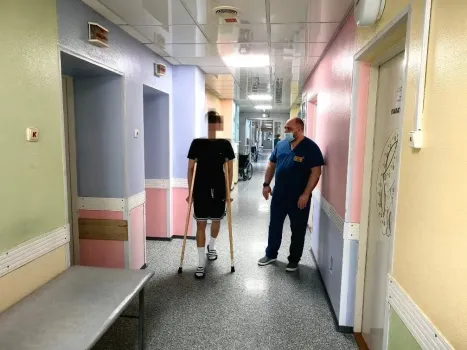 В Сургуте врачи спасли подростка с осложнённым переломом бедра